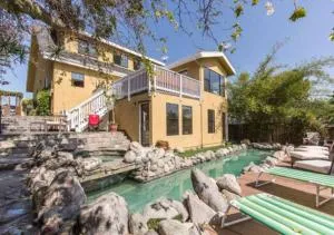 Lg BEACH Home, POOL, Hot Tub, Close to Beaches & Downtown El Segundo Beach - إنجلوود