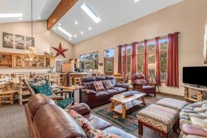 Four-Bedroom House room in Estes Escape