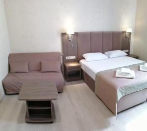 Double Room with Extra Bed room in Shamsi Hall