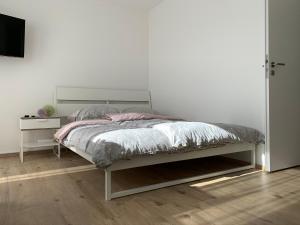 Top Modernes 1-Zimmer-Apartment mit Küche, Parkplatz, kostenfreiem WLAN und Netflix