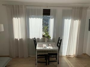 Top Modernes 1-Zimmer-Apartment mit Küche, Parkplatz, kostenfreiem WLAN und Netflix