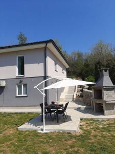 Apartment Natali - 4-star hotels in Brseč