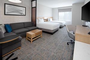 Queen Room with Two Queen Beds - Disability Access room in Hyatt Place Bakersfield