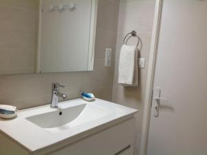 Sejours chez l'habitant Chambre double avec salle de bain privative : photos des chambres