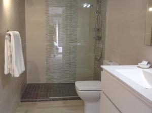 Sejours chez l'habitant Chambre double avec salle de bain privative : photos des chambres
