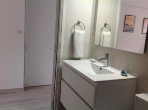 Sejours chez l'habitant Chambre double avec salle de bain privative : photos des chambres