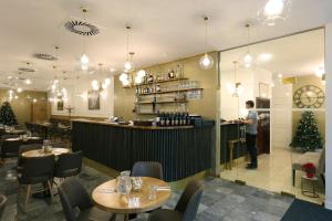 U Stare Pani - At the Old Lady Hotel