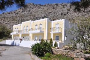 Marianthi Studios & Apartments