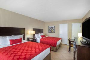 Queen Room with Two Queen Beds and Street View - Non-Smoking room in Ramada by Wyndham Venice Hotel Venezia