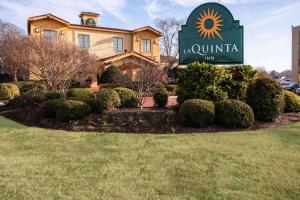 La Quinta Inn by Wyndham Norfolk Virginia Beach - image 1