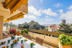 Appartements LE CHATEAU DE LA PINEDE AP4198 by Riviera Holiday Homes : photos des chambres
