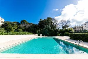 Appartements LE CHATEAU DE LA PINEDE AP4198 by Riviera Holiday Homes : photos des chambres