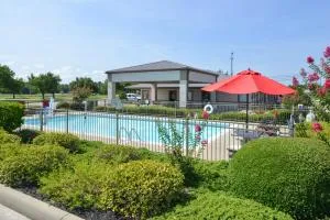 Briarwood Inn Of Geneva - Samson