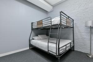 Deluxe Studio room in Temple Place Suites