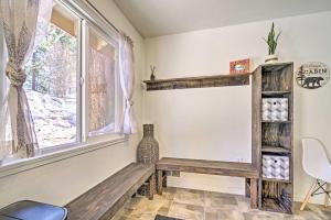 Updated Rustic Retreat Cabin Walk to Payette Lake