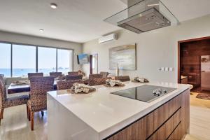 Luxe Cabo Condo with Ocean Views and Amenities!