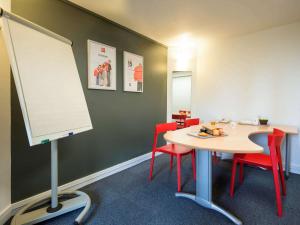 Hotels ibis Lyon Part Dieu Les Halles : photos des chambres