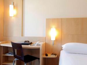 Hotels ibis Marseille Centre Gare Saint Charles : photos des chambres