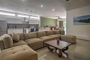 Casa Esmeralda with Pool Access and Furnished Patio!