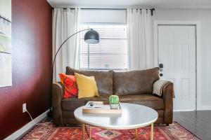 One-Bedroom Apartment room in WanderJaunt - Apts off South Congress
