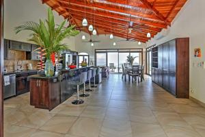 Stunning Casa de la Roca House with Infinity Pool!