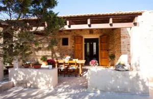 Casa Piedra - Cala Saona