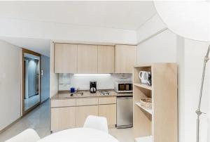 Salguero Apart By Zafiro