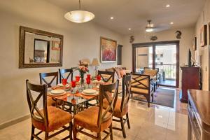 Playa del Carmen Beachfront Condo with Pool Access!