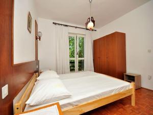 Inviting Apartment in Novalja with Patio