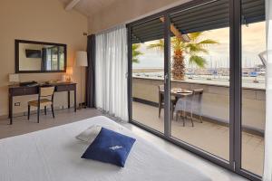 Deluxe Double Room with Sea View