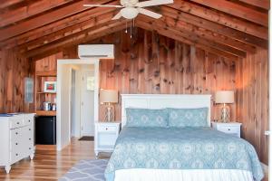 Water View Cabin room in Linekin Bay Resort