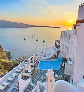 Oia Mare Villas Santorini Greece