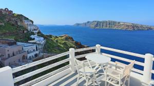 Oia Mare Villas Santorini Greece