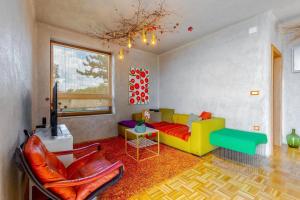 Villa Orange, small house in a pine forest