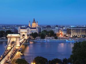 1051, Szechenyi István tér 2, Budapest, Hungary.