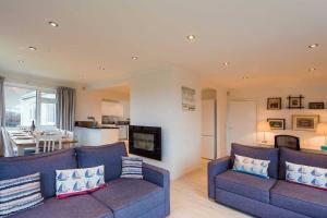 Ty DERYN - SLEEPS 6-SPACIOUS FAMILY HOLIDAY HOME