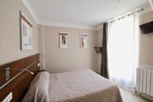 Hotels Hotel des Pyrenees : photos des chambres