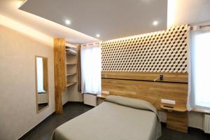 Hotels Hotel des Pyrenees : photos des chambres