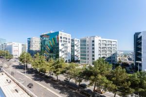 Central Orient Residence - Modern, spacious and sunny! By the river!