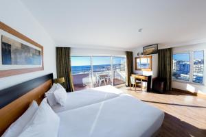 Standard Double or Twin Room with Sea View room in Hotel Quarteirasol
