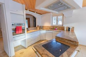 Chalet Weid - Aare Jungfrau AG