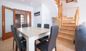 Casa adosada 50m de la playa Calafell . WIFI gratis