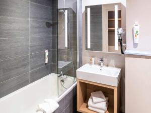 Hotels ibis Styles Clamart Gare Grand Paris : photos des chambres