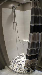 Двухкомнатный люкс центр Металлургов 19 KR Apartments