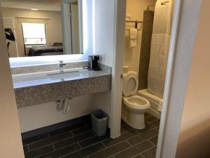 King Room - Non-Smoking room in Super 8 by Wyndham Marietta/West/Atl Area