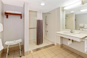 King Room - Disability Access room in La Quinta Inn by Wyndham Santa Fe