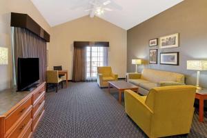 King Suite room in La Quinta Inn by Wyndham Santa Fe