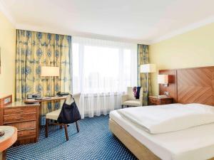 Privilege Queen Room room in Mercure Parkhotel Krefelder Hof