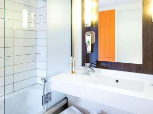 Hotels Ibis Styles Lyon Centre - Gare Part Dieu : photos des chambres