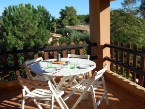 Two-Bedroom Apartment with Sea View (5 Adults) room in Appartamenti Brezza di Mare